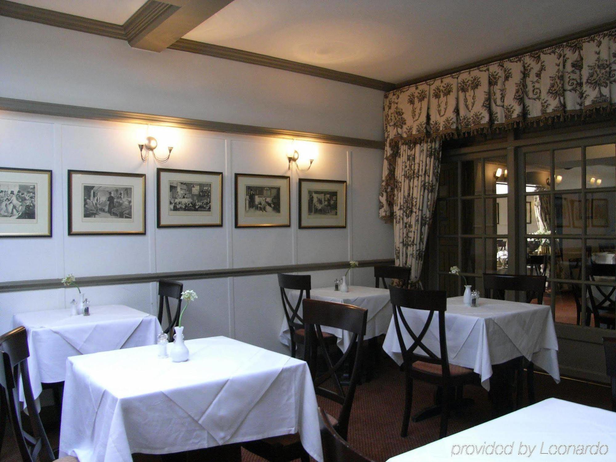 The Running Horses Otel Mickleham Restoran fotoğraf